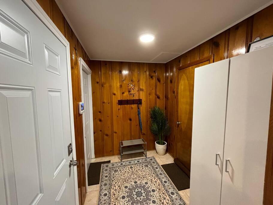 Cozy Spacious Work Friendly Lotus With Garden View High Speed Free Wi Fi And Parking Adjacent To Downtown Montreal Exterior photo